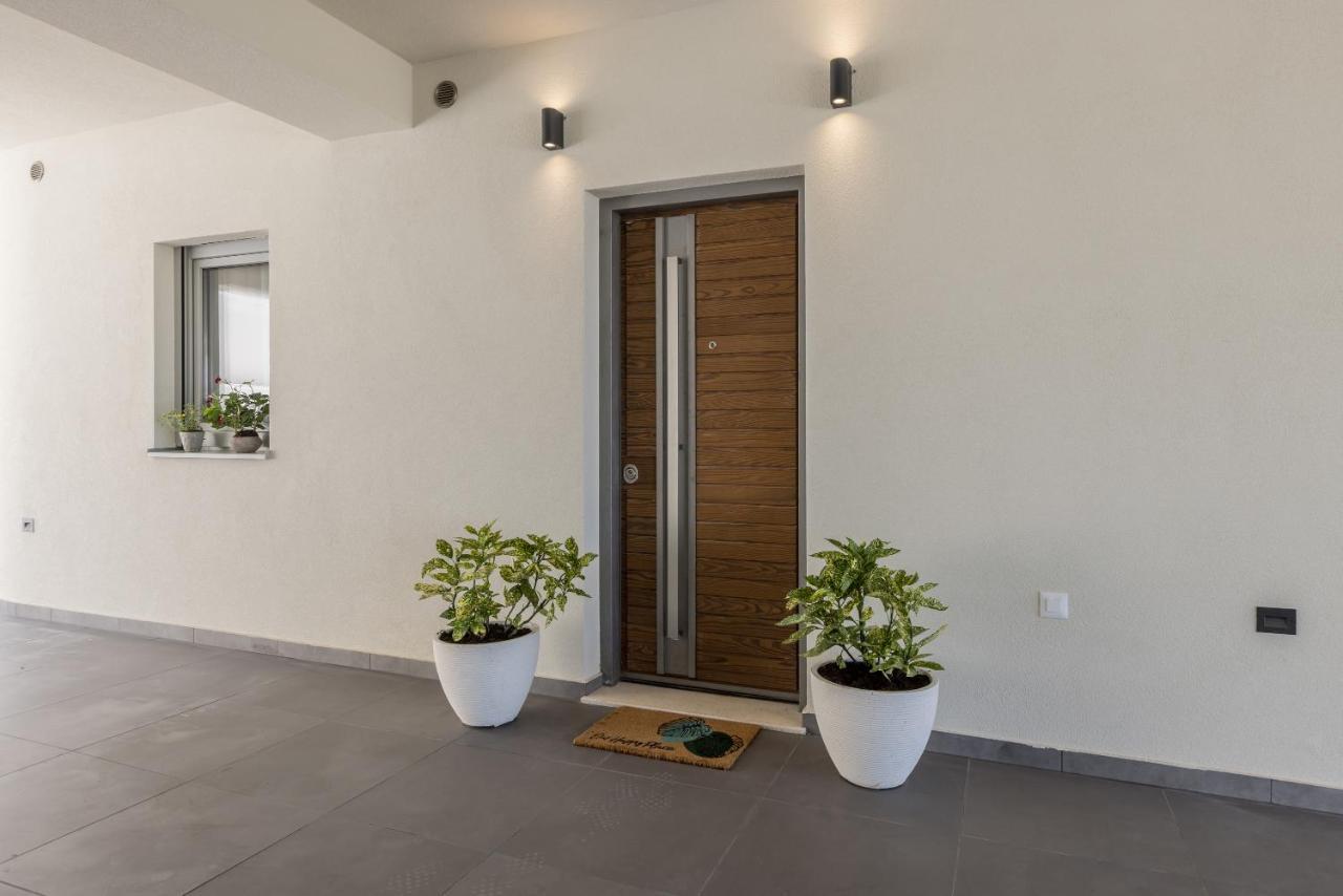 Villa Callista Žrnovnica Exterior foto